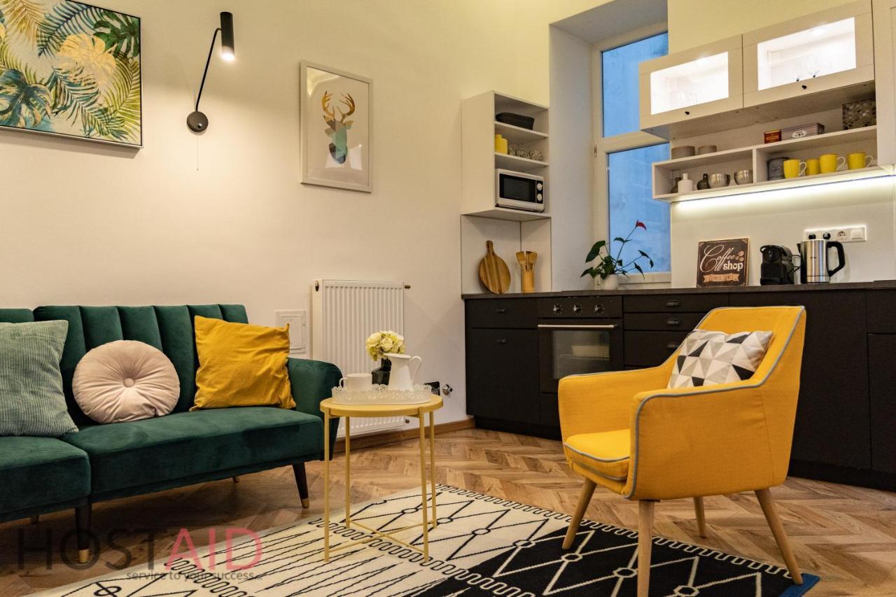 M10 Apartment - Hostaid Budapest Exterior foto